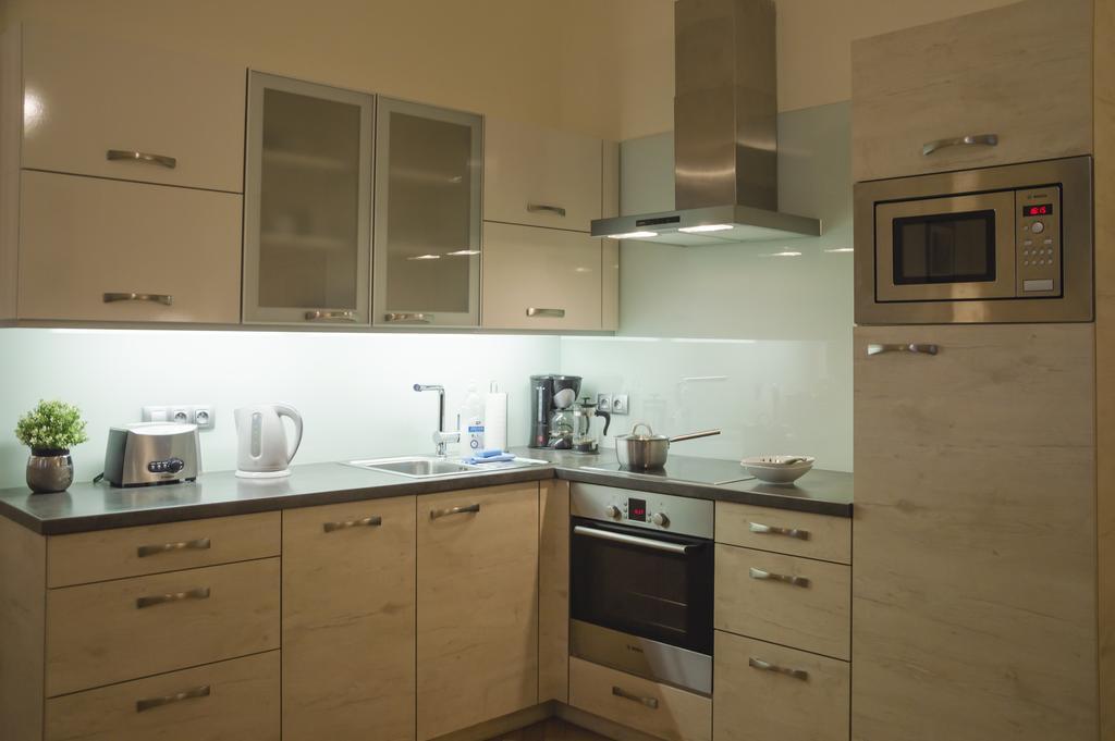 Modern Apartment Vsehrdova Praga Exterior foto