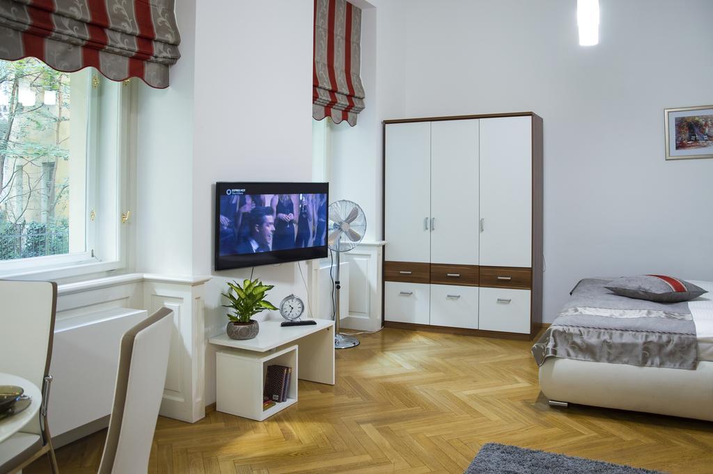 Modern Apartment Vsehrdova Praga Exterior foto